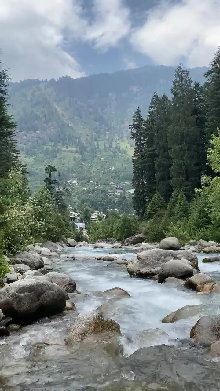 Mountain Wallpapers Tiny Huts on Ridges