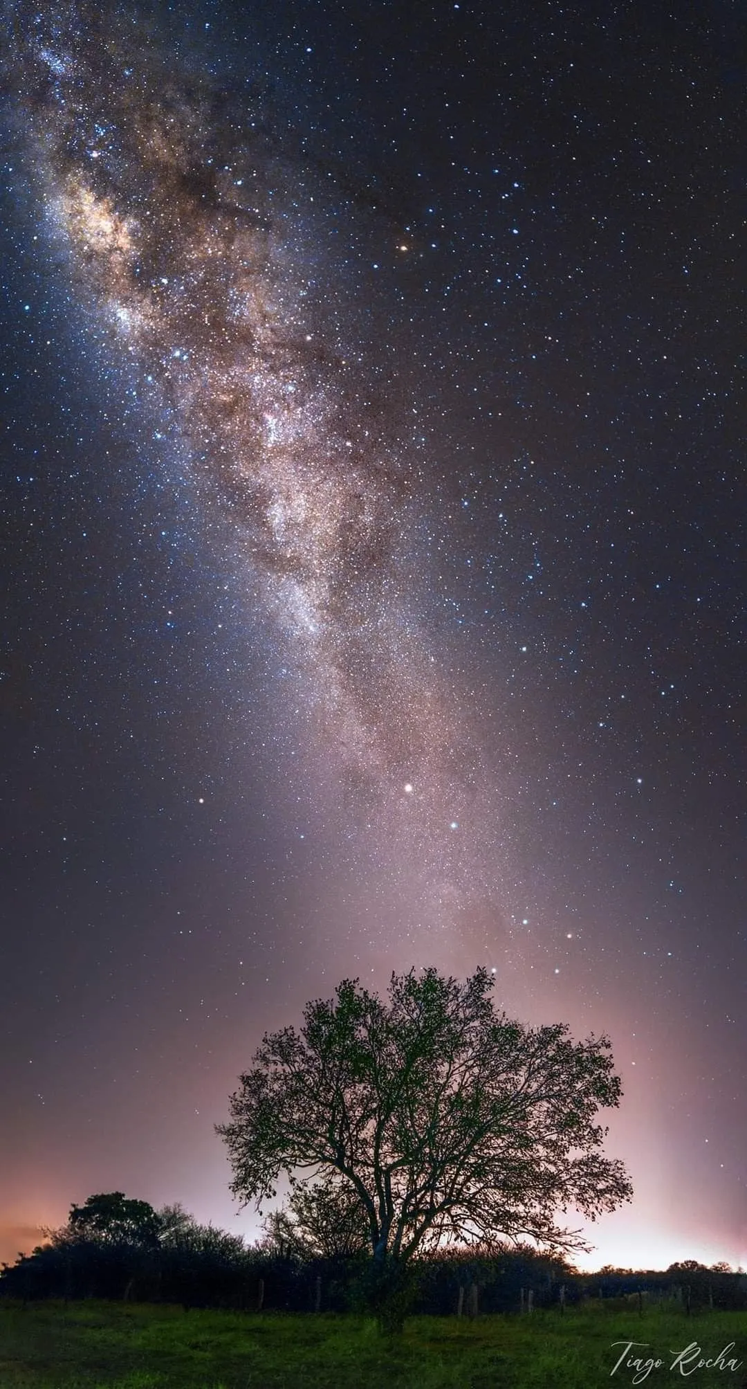Stunning View wallpaper of the Milky Way Galaxy in dark Sky