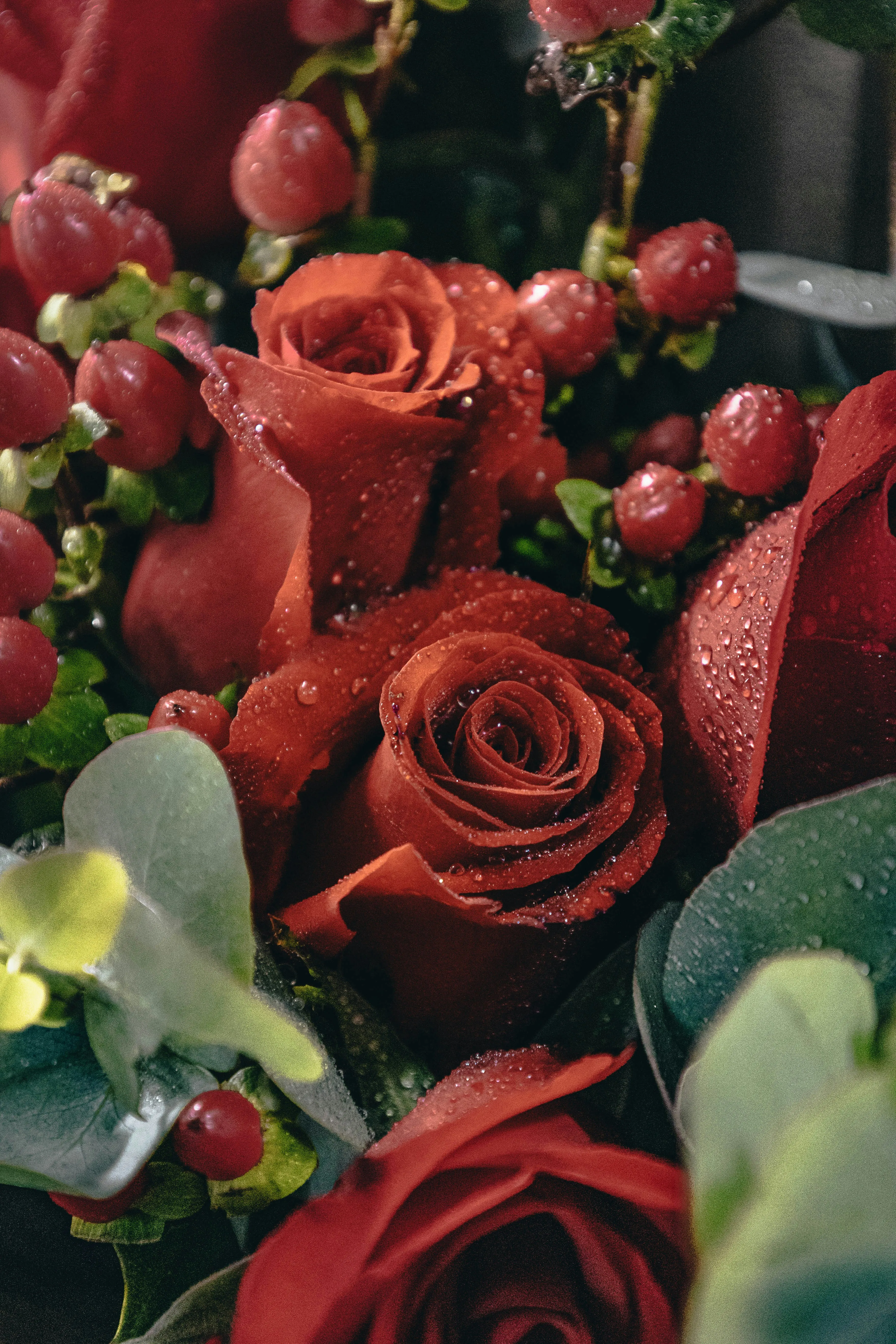 Bouquet of Red Roses Expressing Deep Romance Wallpaper