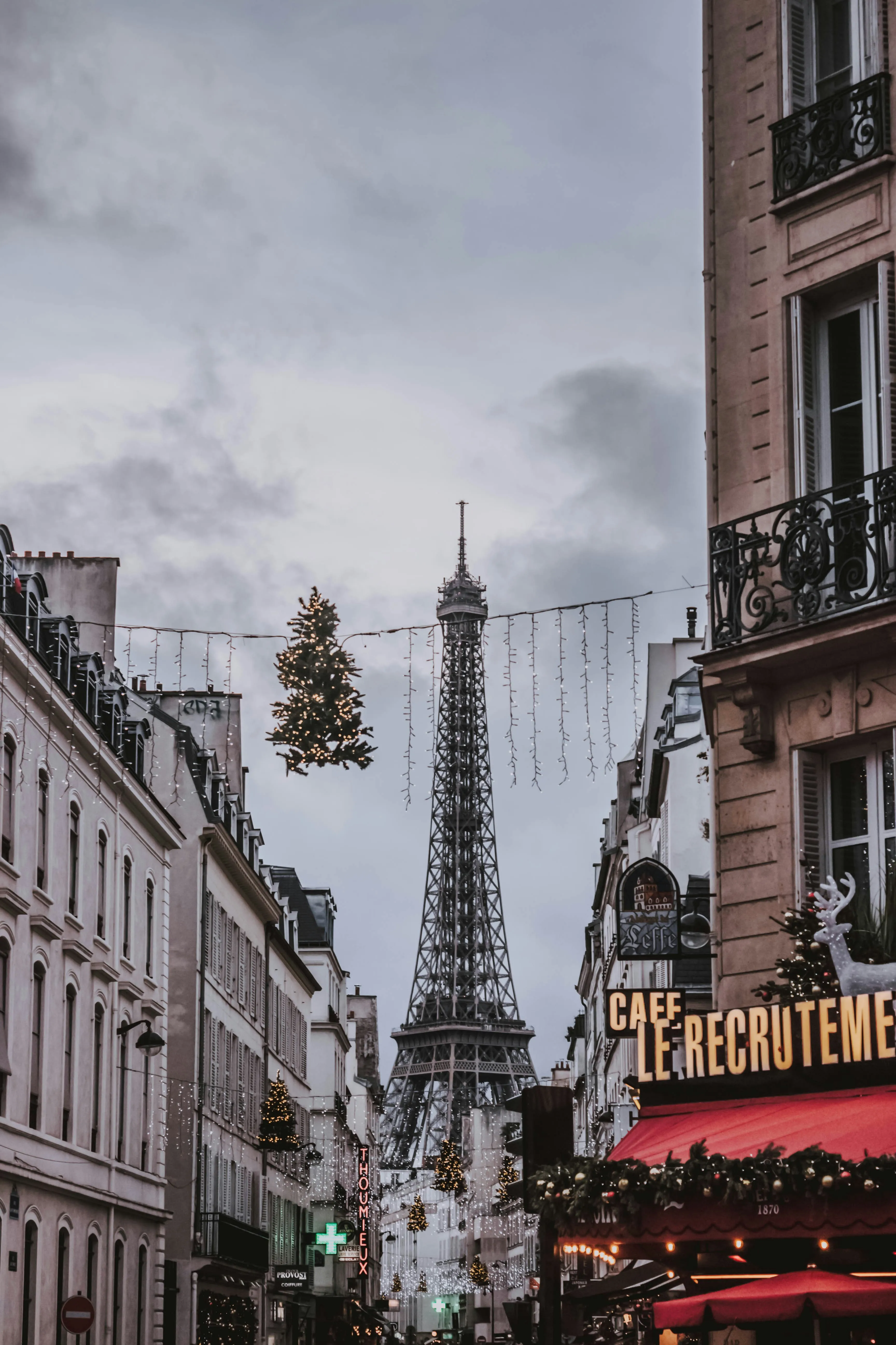 City Street Filled with Warm Romantic Ambience Wallpaper