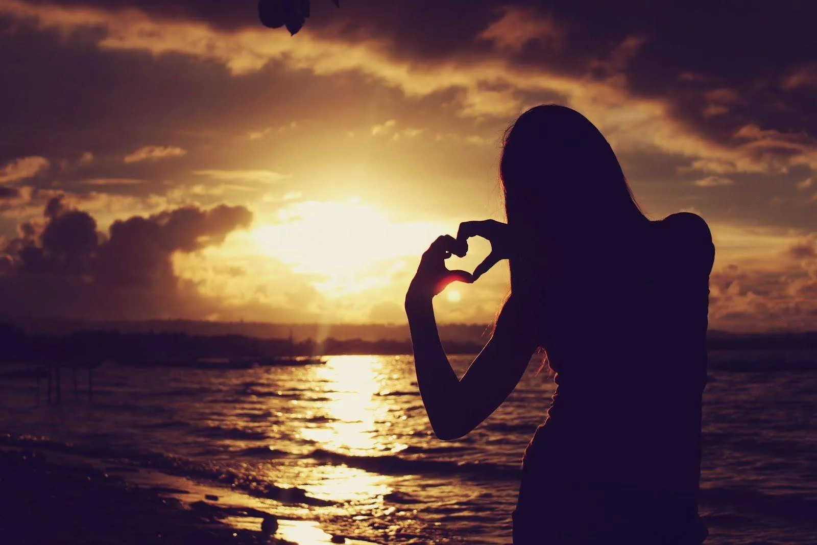 Girl Silhouette Love Image with Sunset Beach Wallpaper