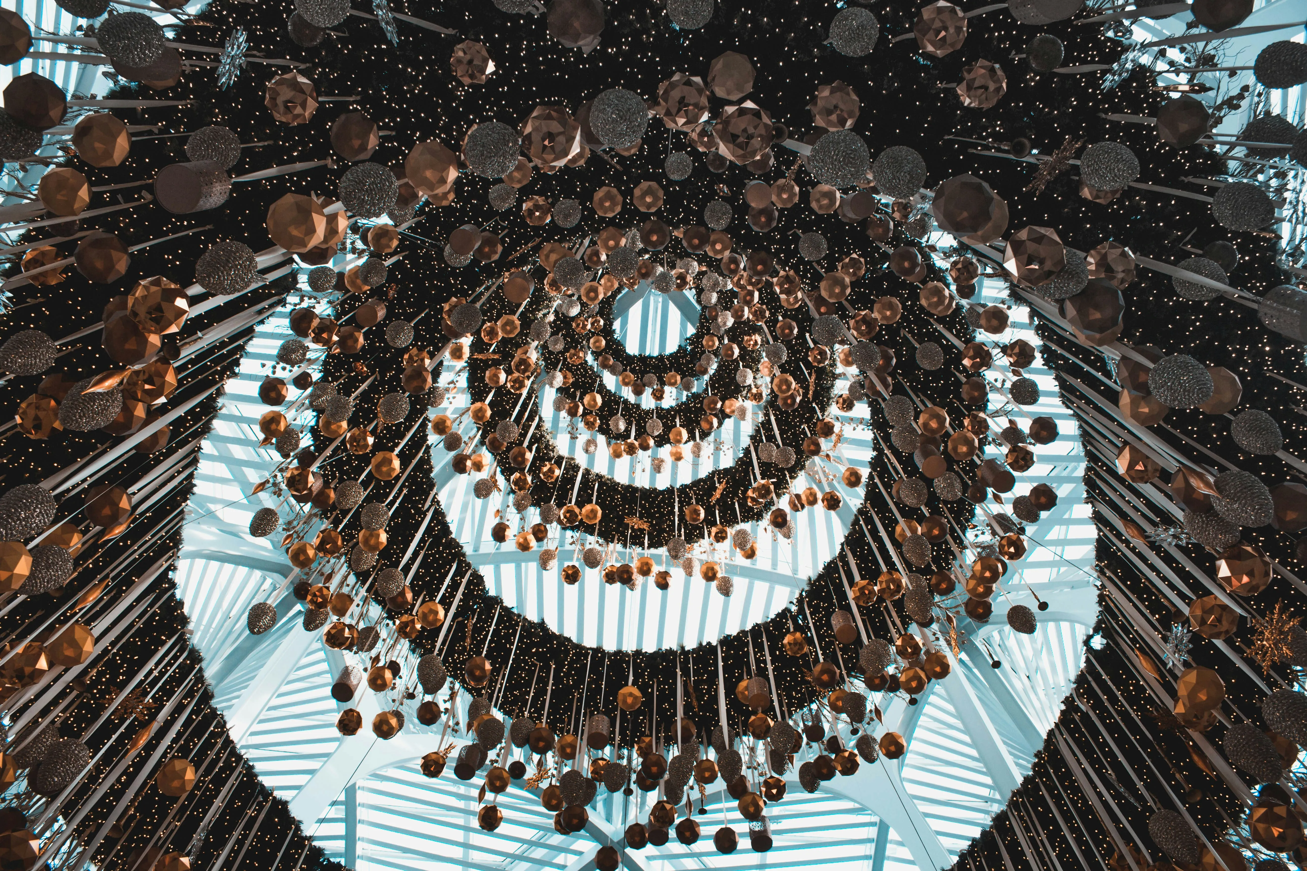 Grand Architecture Symbolizing Unity and Elegance Wallpaper