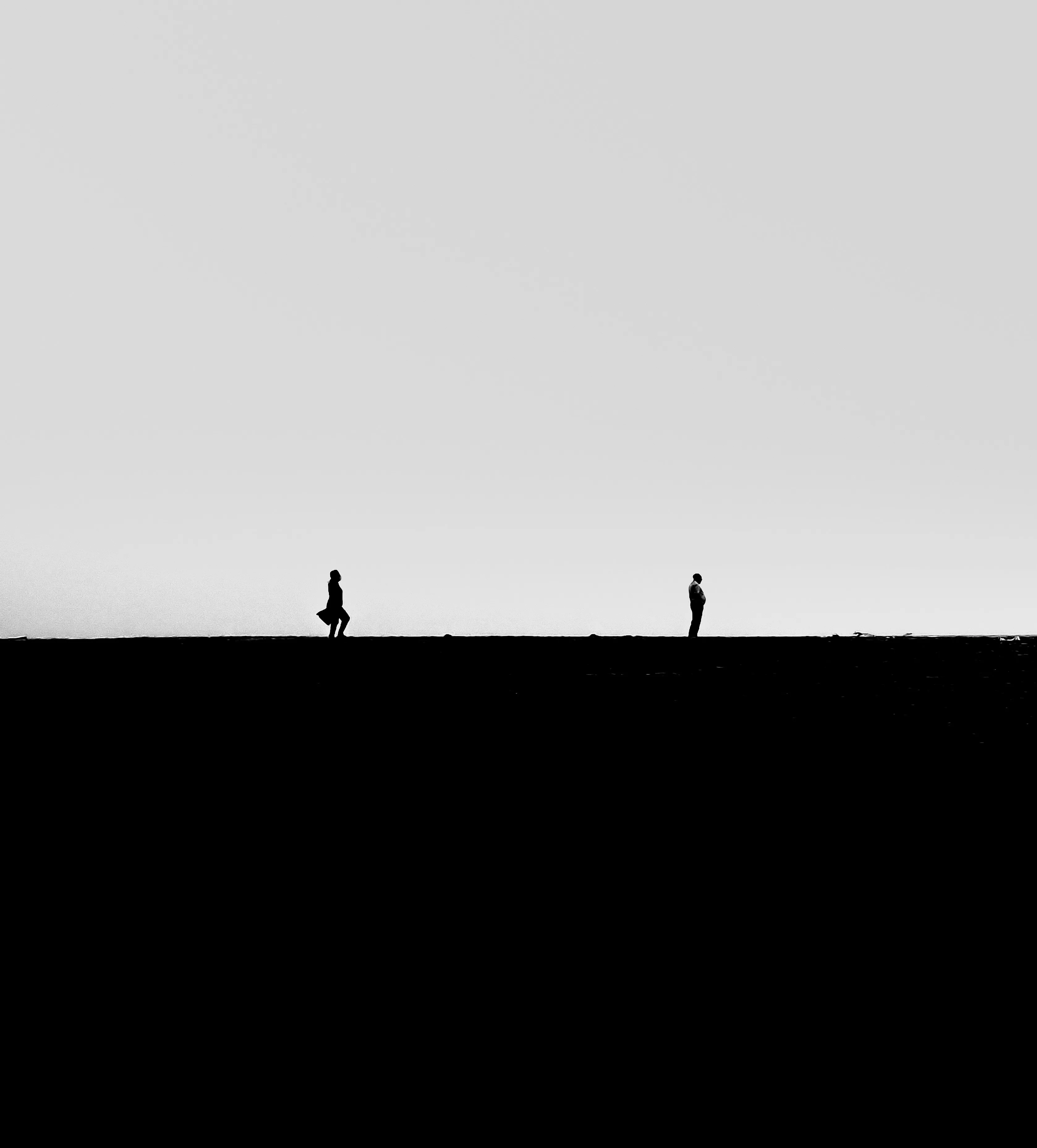 Minimal Silhouette Scene with Peaceful Emotion Wallpaper
