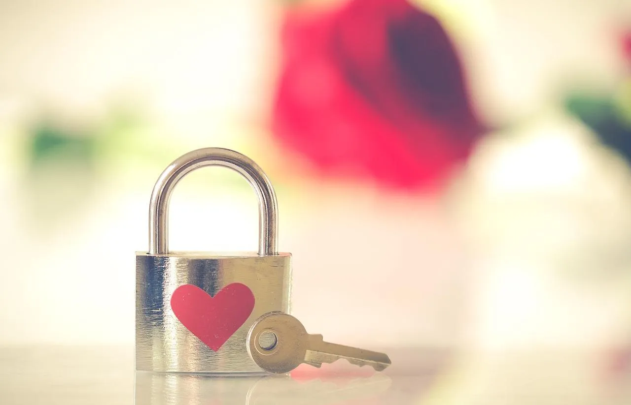 Padlock of Love Placed on Romantic Outdoor Scene Wallpaper