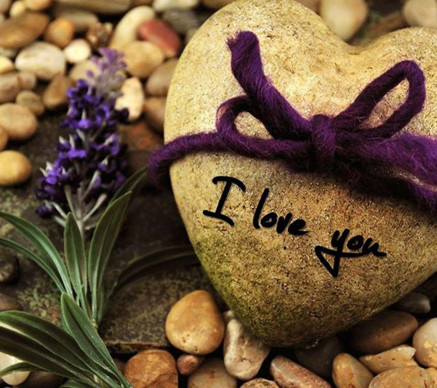 Pebble Heart with I Love You Romantic Message Wallpaper