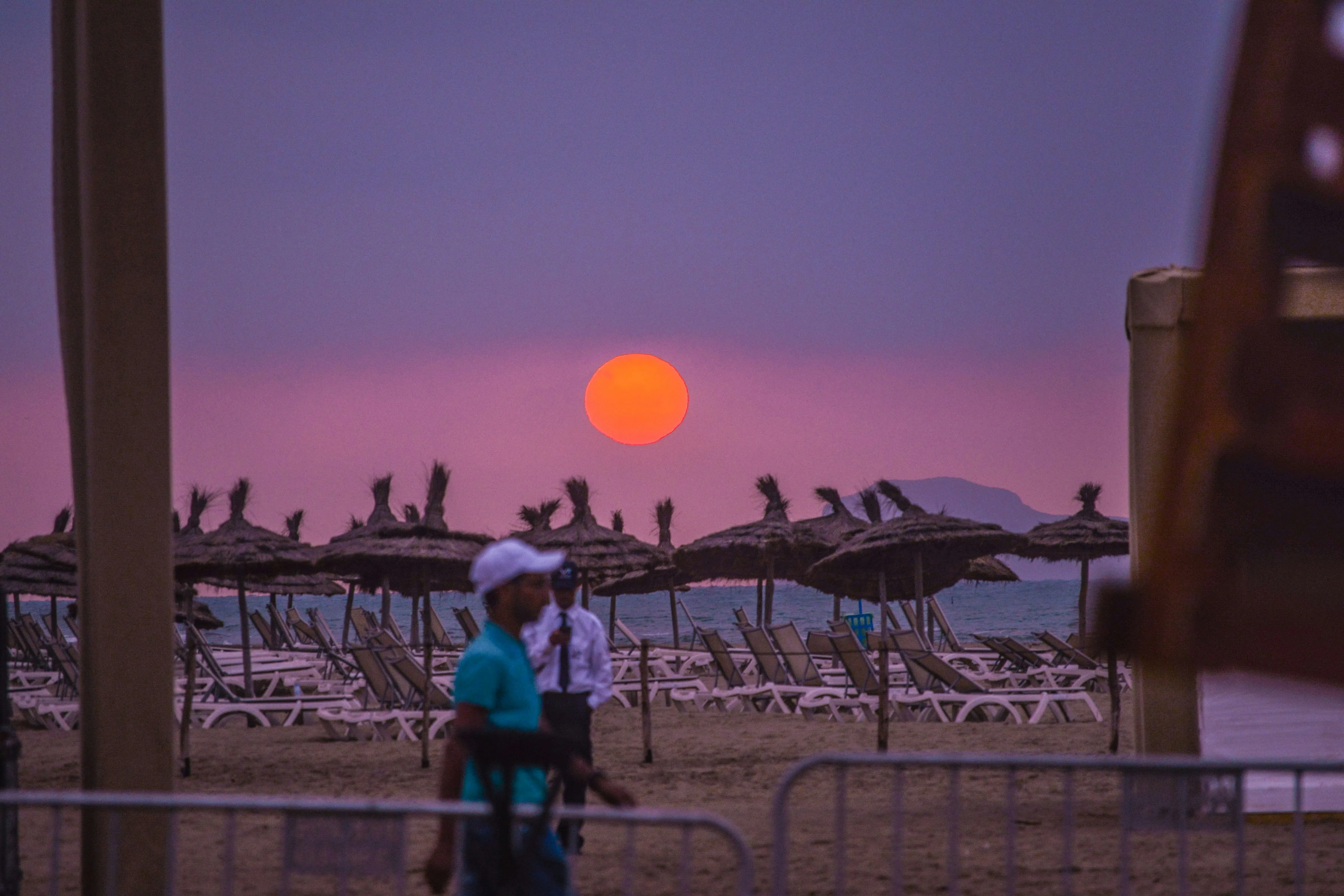Romantic Sunset View over Urban Cityscape Wallpaper