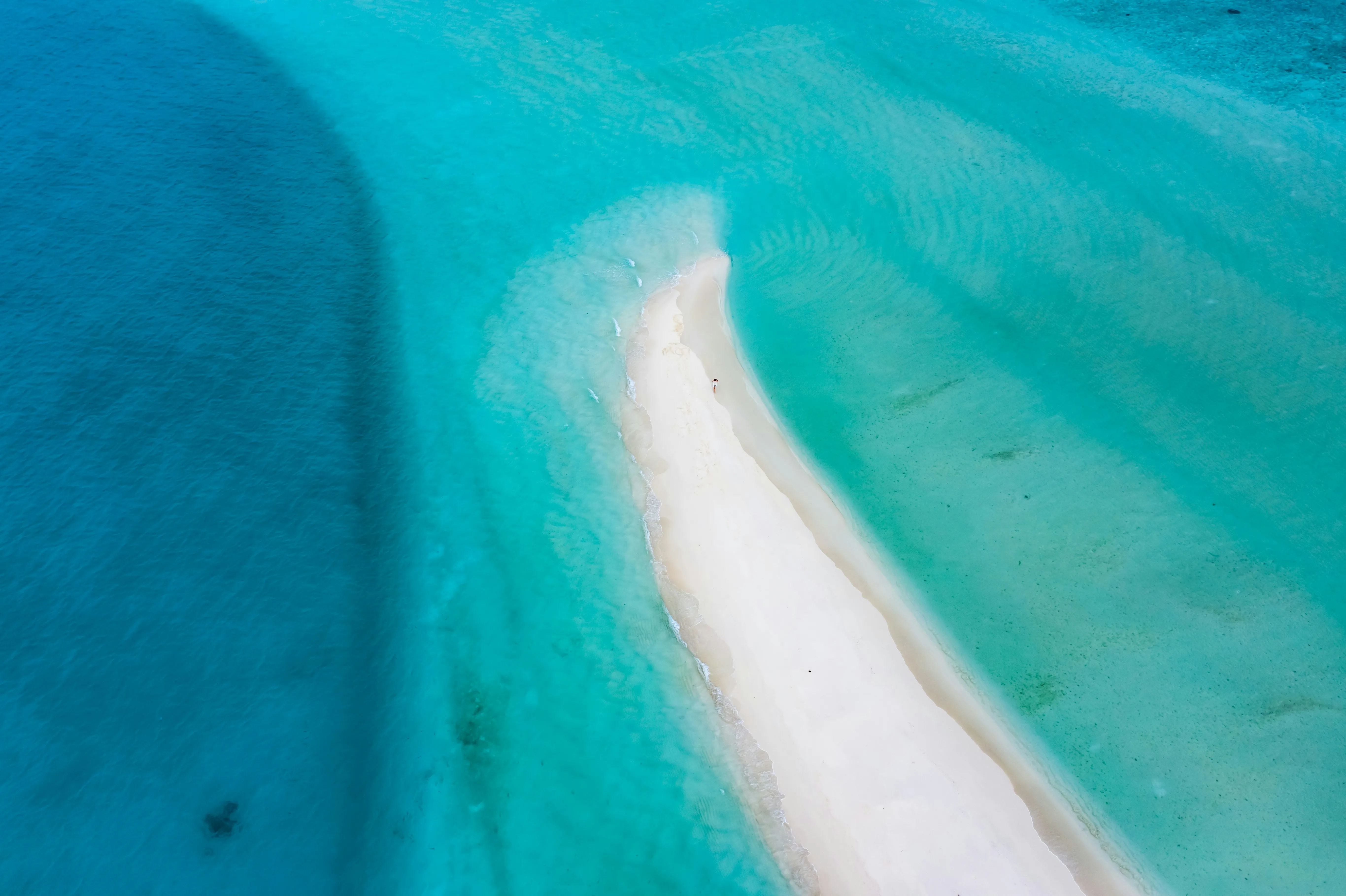 Turquoise Ocean Waves Represent Calmness and Love Wallpaper