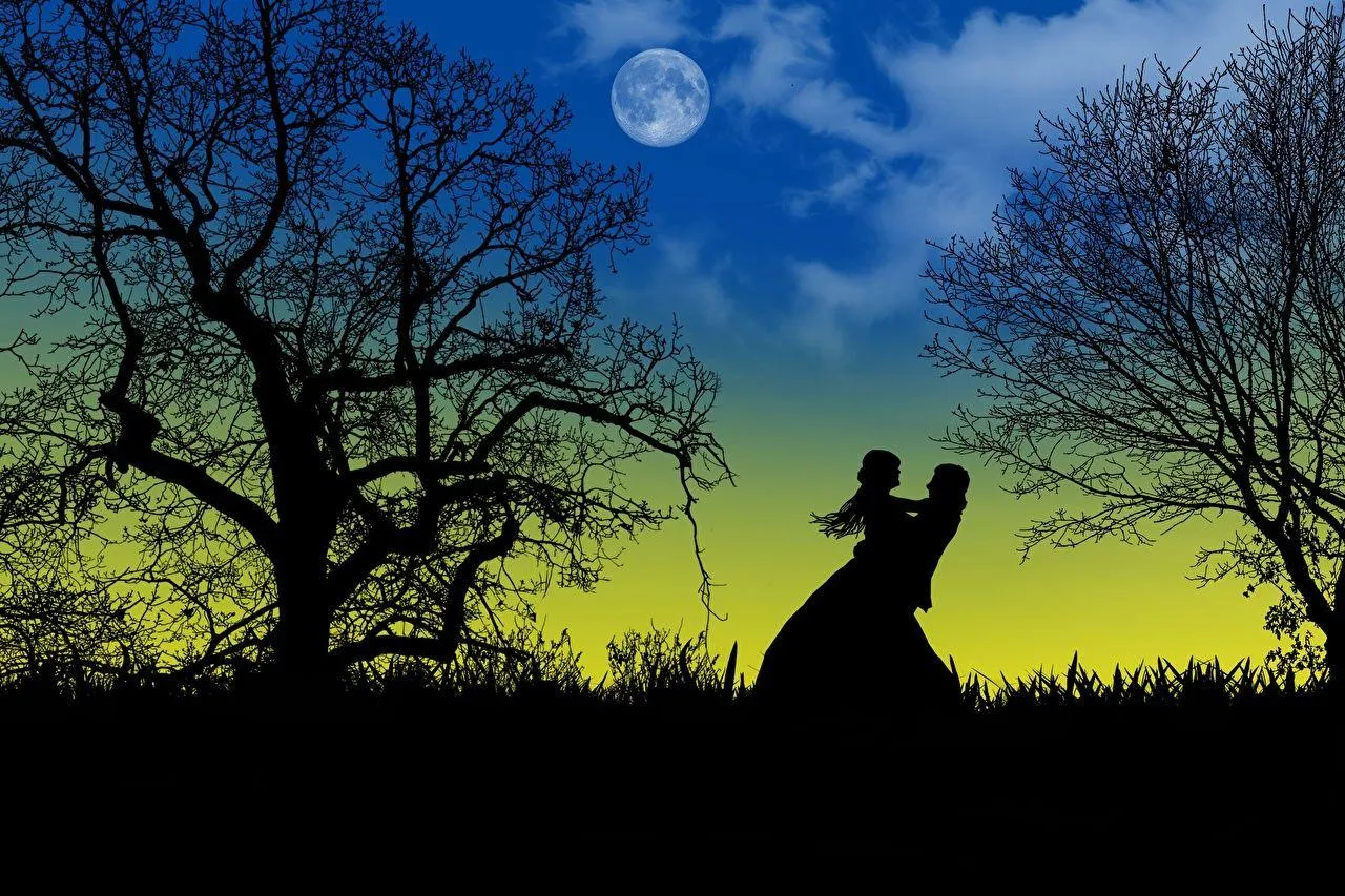 Wallpaper of Romantic Night Scene with Silhouette Couple
