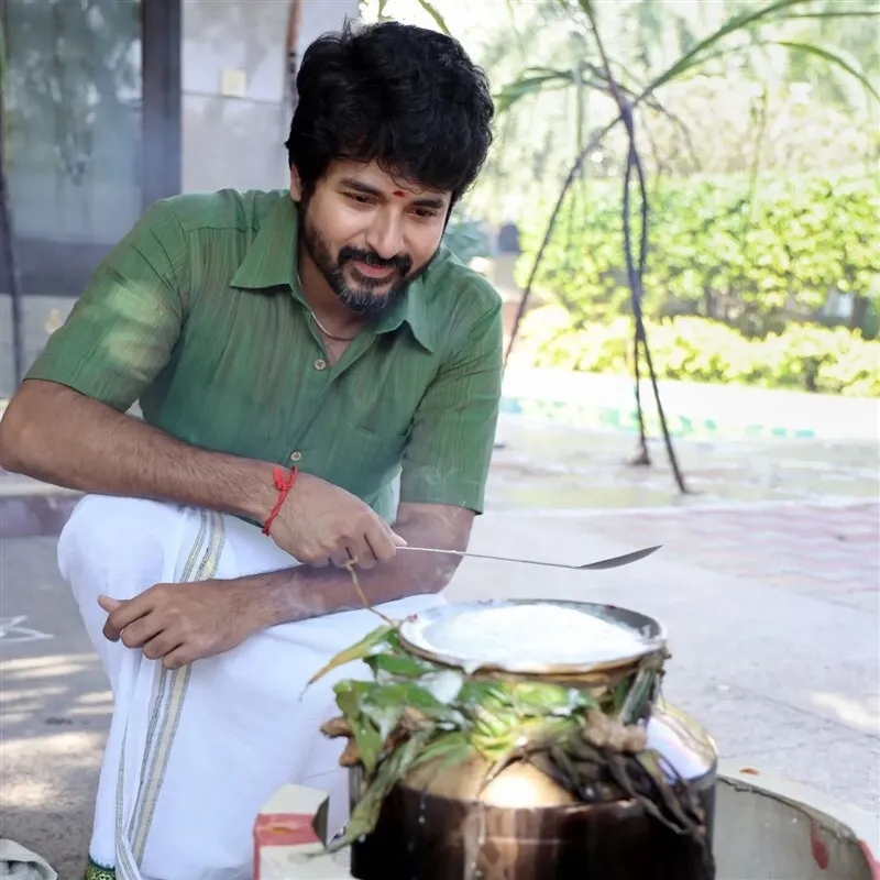 Actor Sivakarthikeya Celebrating Pongal At His House Image