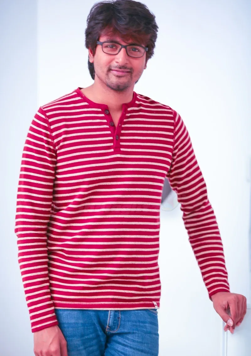 Amazing Sivakarthikeyan Casual Red Striped Sweater Look