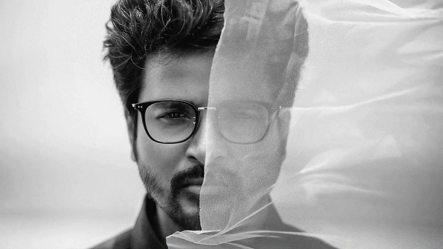 Dramatic Scene of Sivakarthikeyan with Cloth Waving His Face