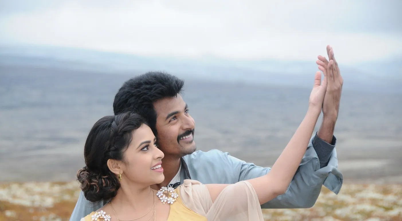 Playful Hand Gesture Between Sivakarthikeyan and Sri Divya