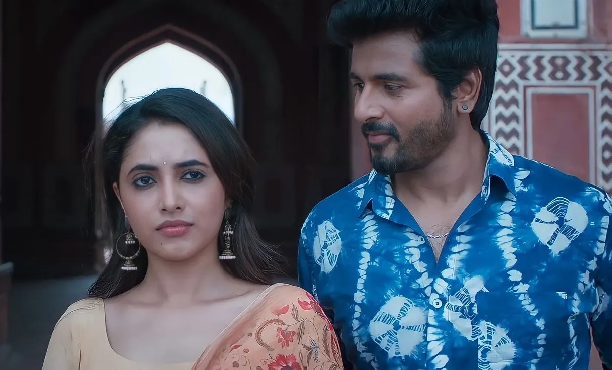 Priyanka Mohan and Sivakarthikeyan Love Scene from Don Movie