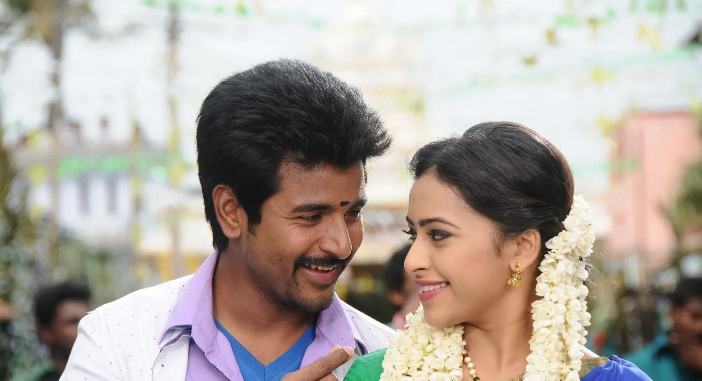 Sivakarthikeyan and Sri Divya Looking Each Other with Love