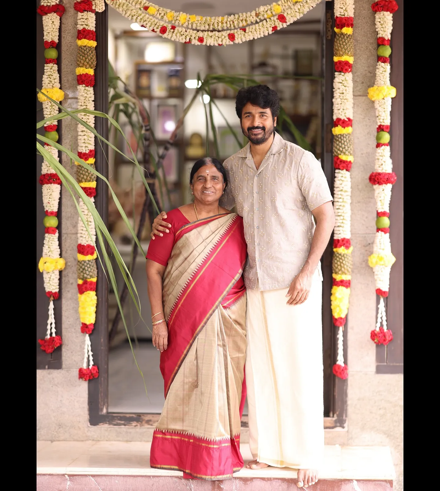 Sivakarthikeyan Pongal Celebration with This Mother Image