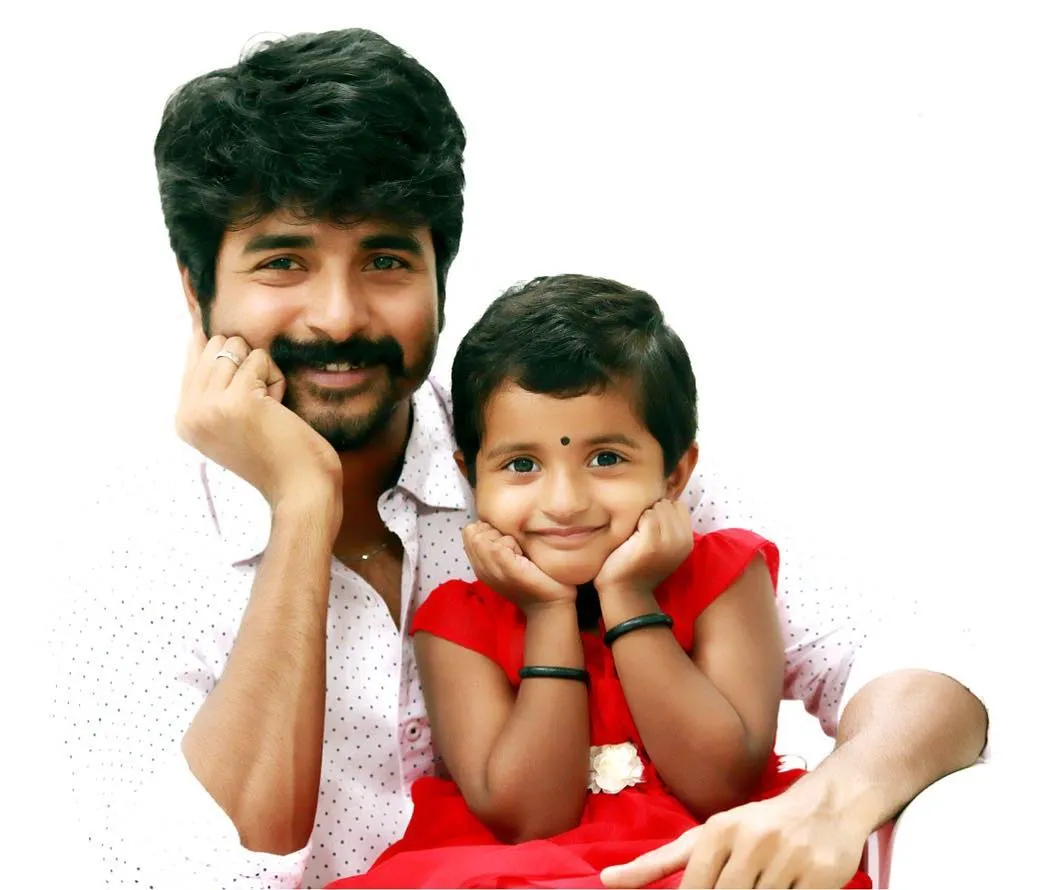 Sivakarthikeyan with Aaradhana in Beautiful Pose HD Image
