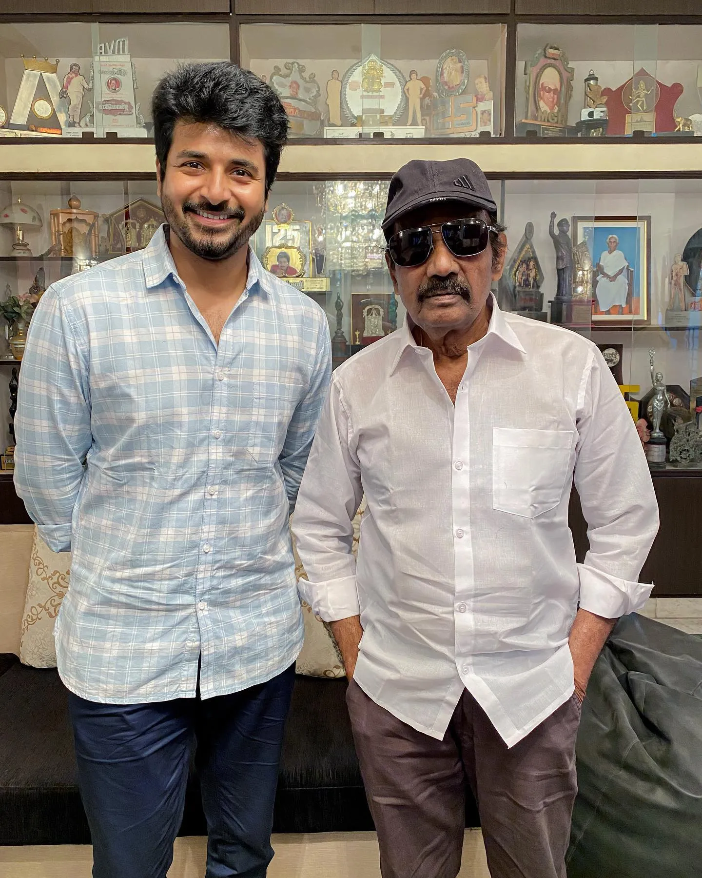 Sivakarthikeyan with Actor Goundamani HD Free Wallpaper