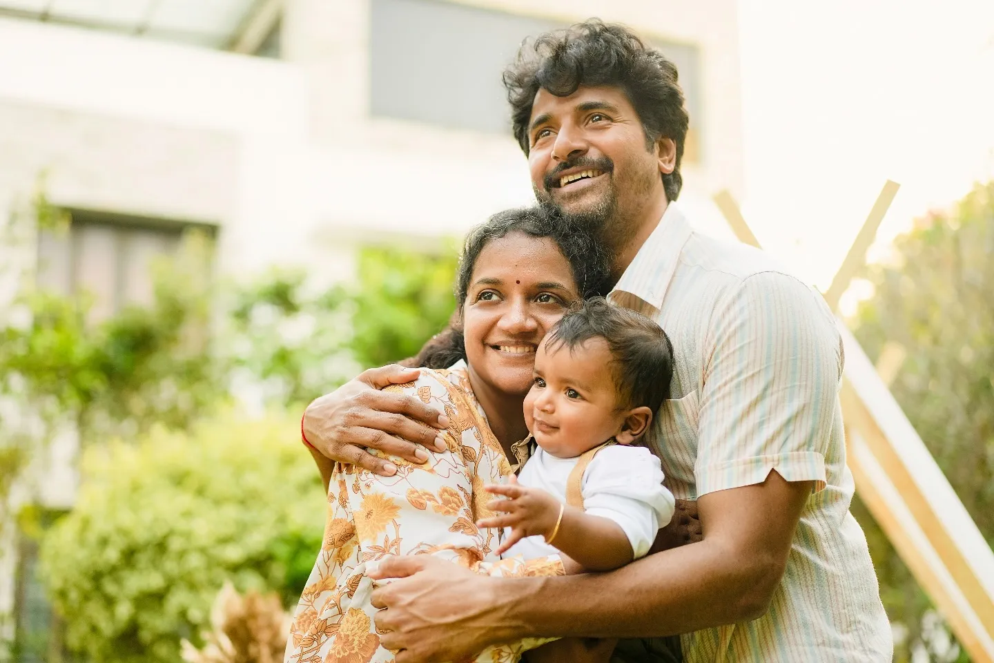 Sk Family Image with His Wife Aarthi and Son Pavan Wallpaper