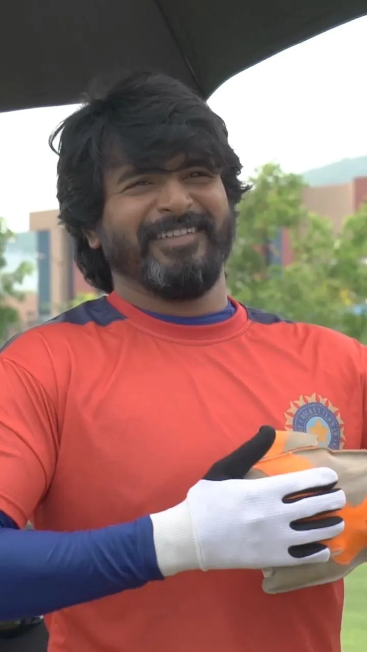 Sk in Cricketer Costume with Gloves from Kanaa Movie 4K