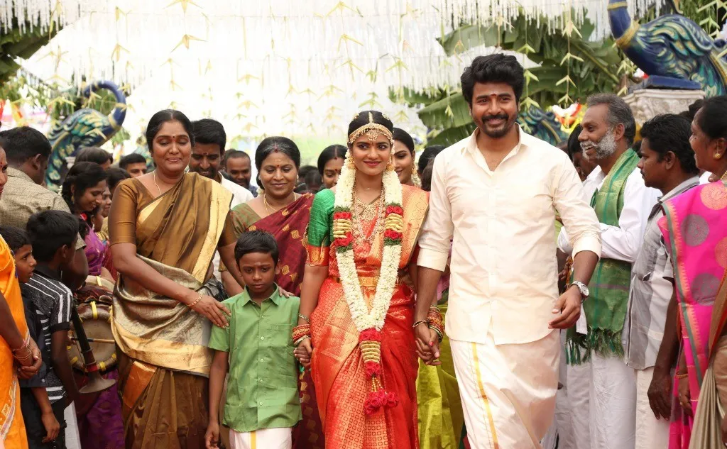 Sk with Aishwarya Rajesh from Namma Veettu Pillai Movie