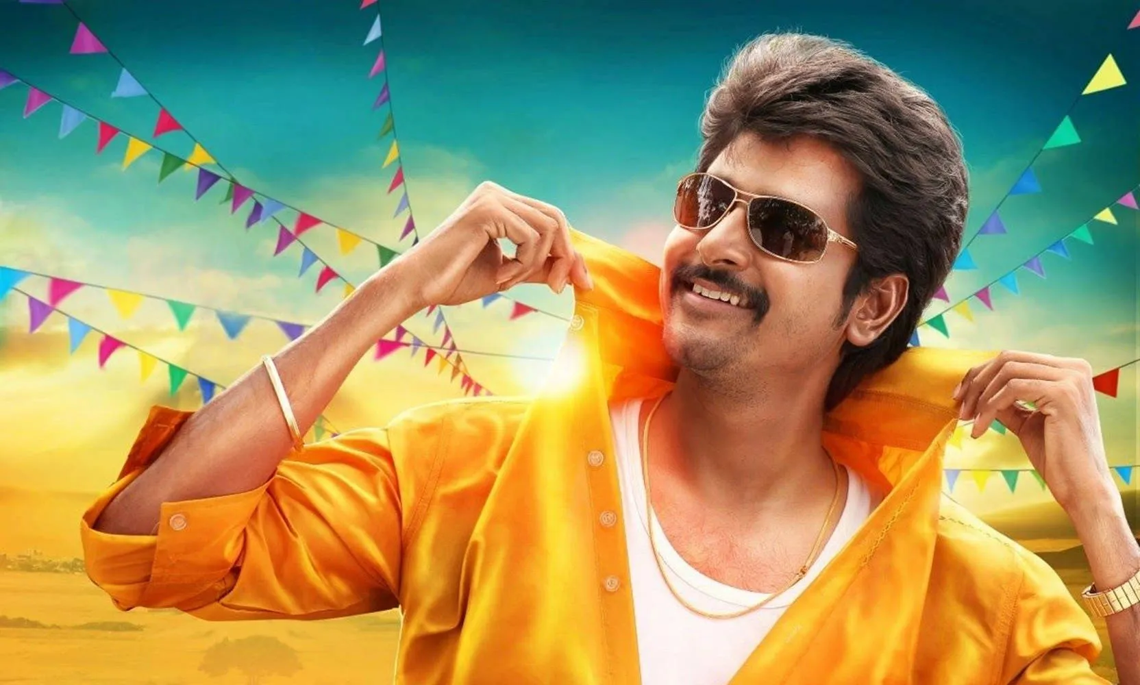 Varuthapadatha Valibar Sangam Mass Pose of Sivakarthikeyan