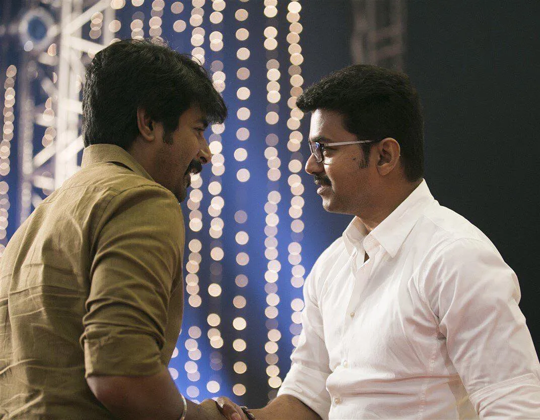 Vijay and Sivakarthikeyan Greeting Happily HD Free Wallpaper