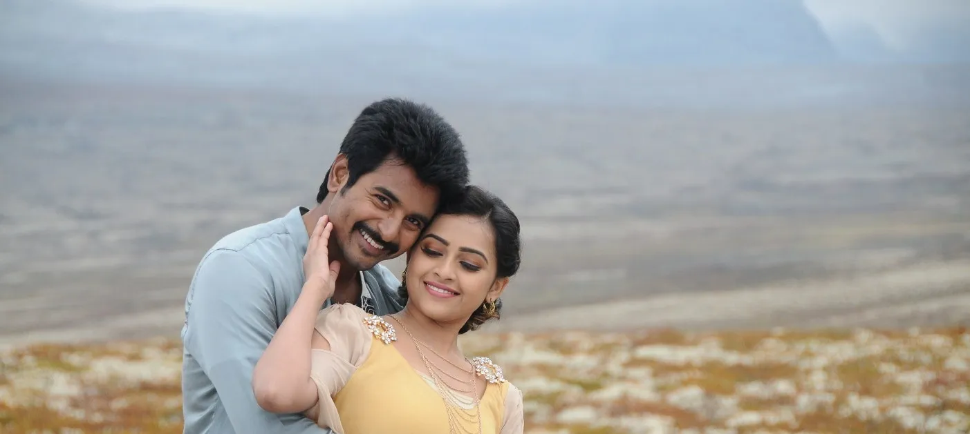 Warm Hug Shared By Sivakarthikeyan and Sri Divya Outdoors