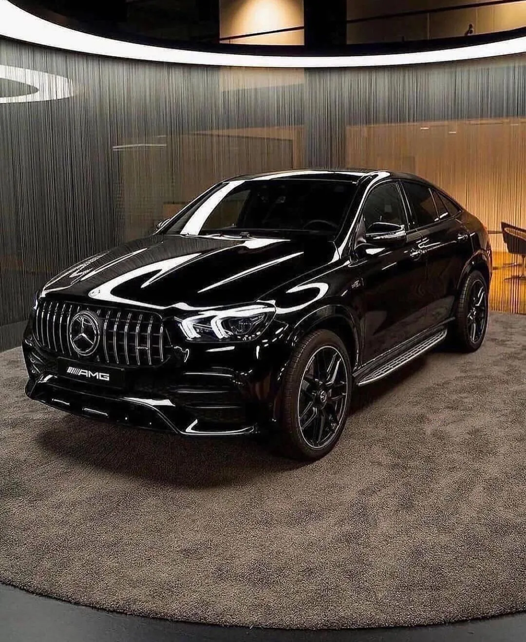 Black Mercedes Benz SUV in Indoor Display Area 4K image