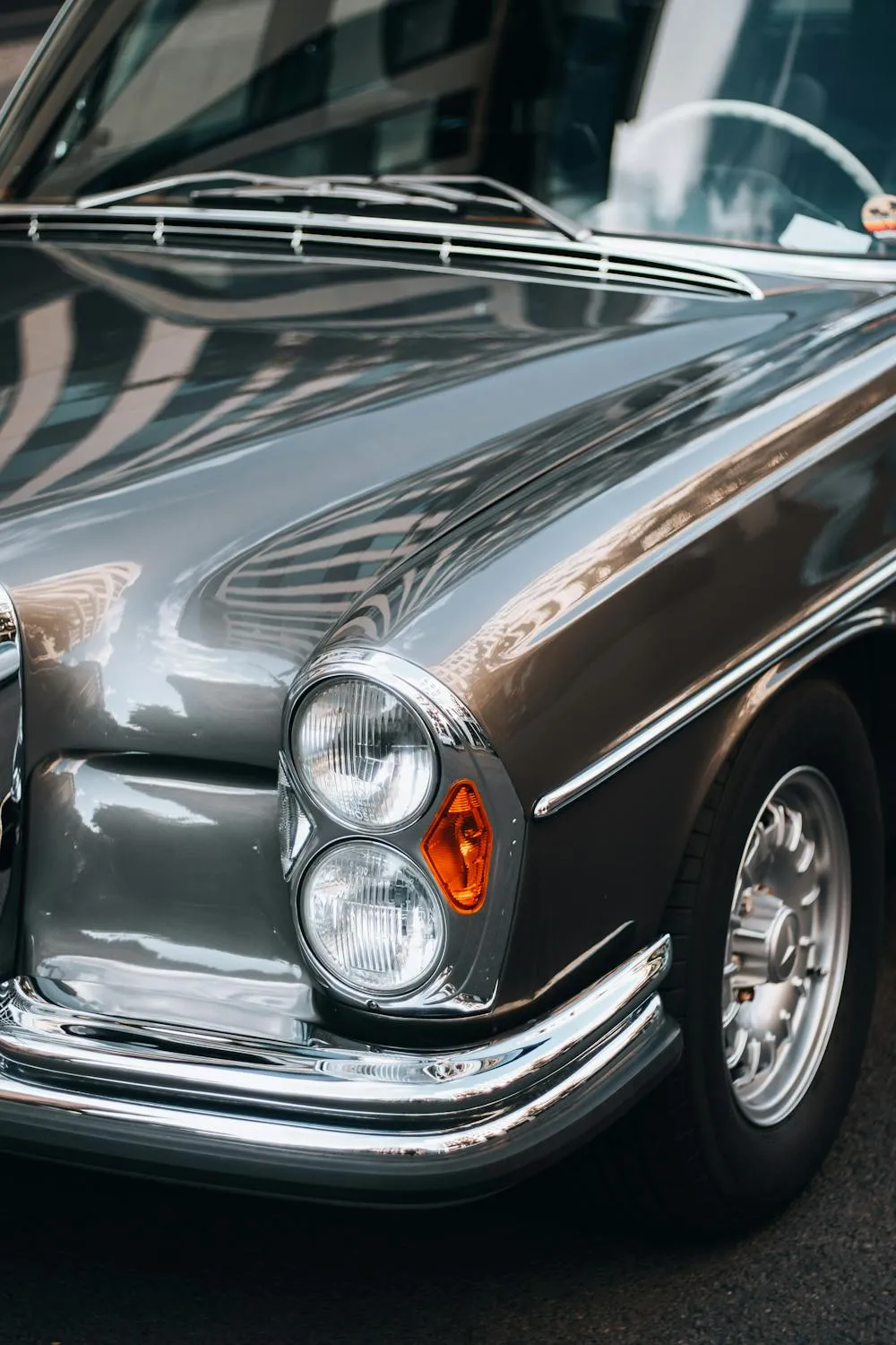 Classic Silver Mercedes with Chrome Detailing Wallpaper