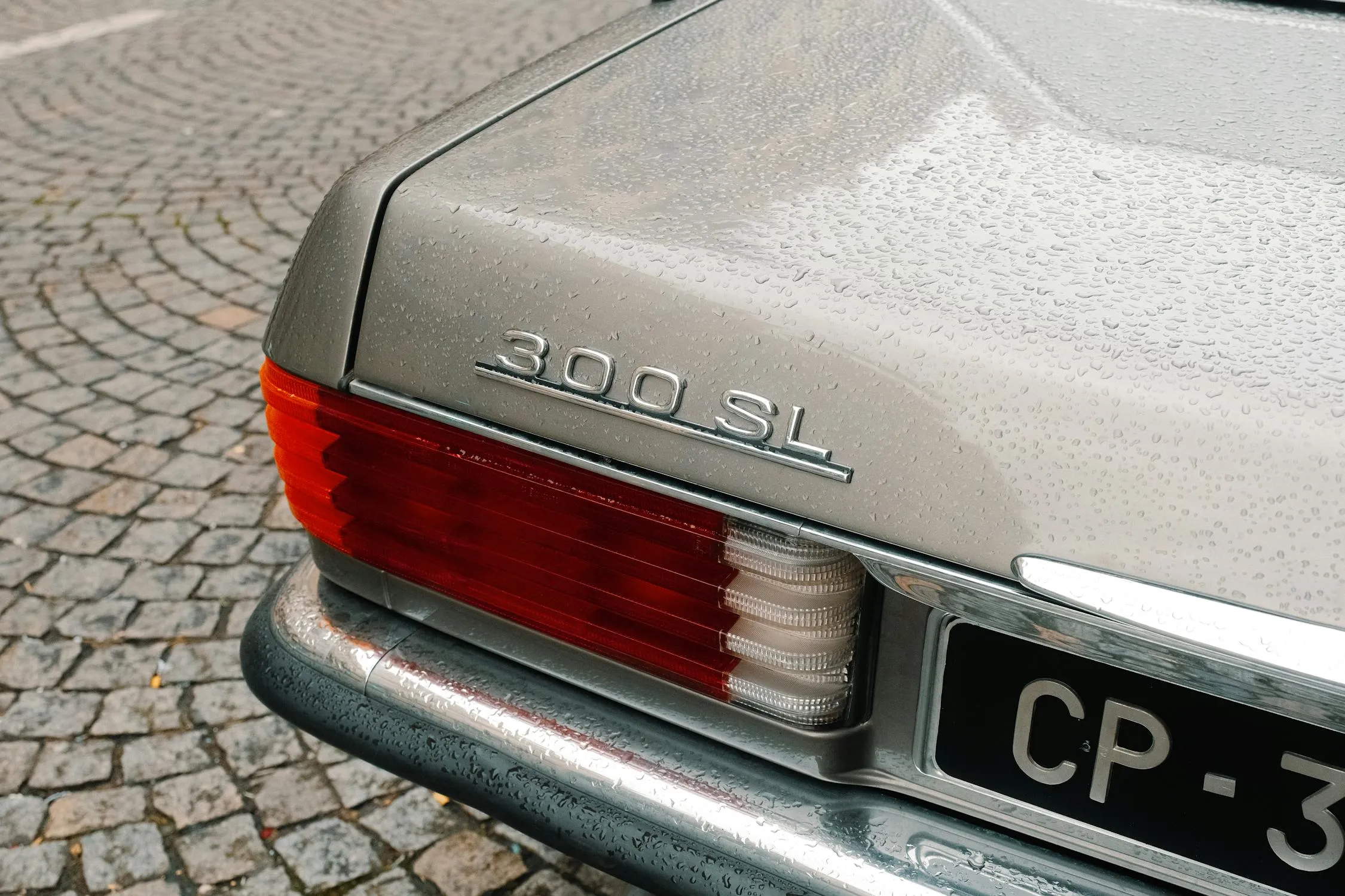 Close Up Of Mercedes 300SL Rear Tail Light HD Wallpaper
