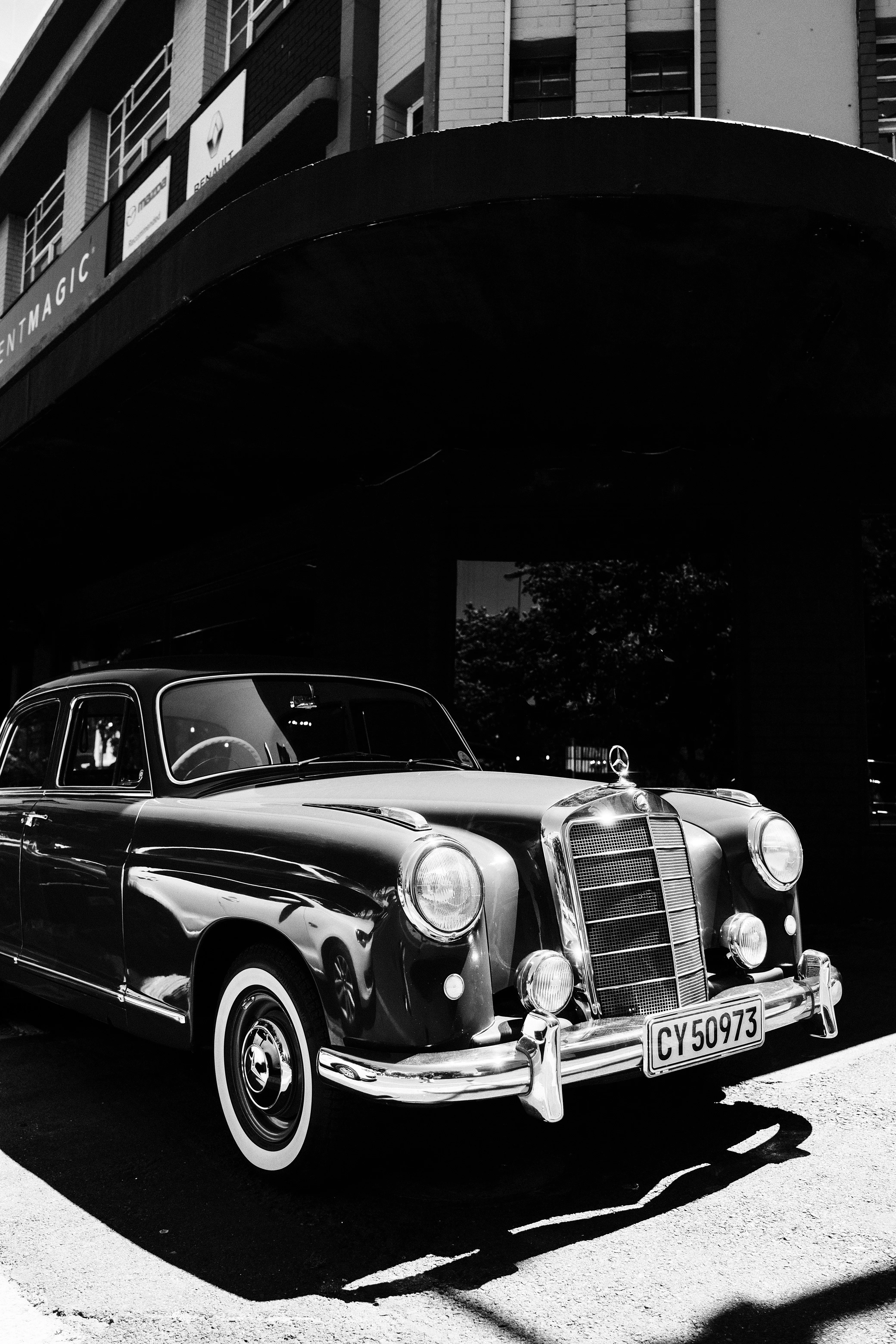 Historic Mercedes Benz Captured in Black and White Wallpaper
