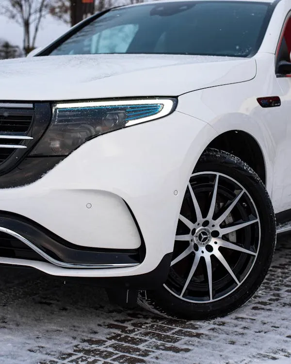 White Mercedes Benz SUV with Stylish Alloy Wheels